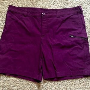 Women’s Rainer Eddie Bauer cargo shorts size 18